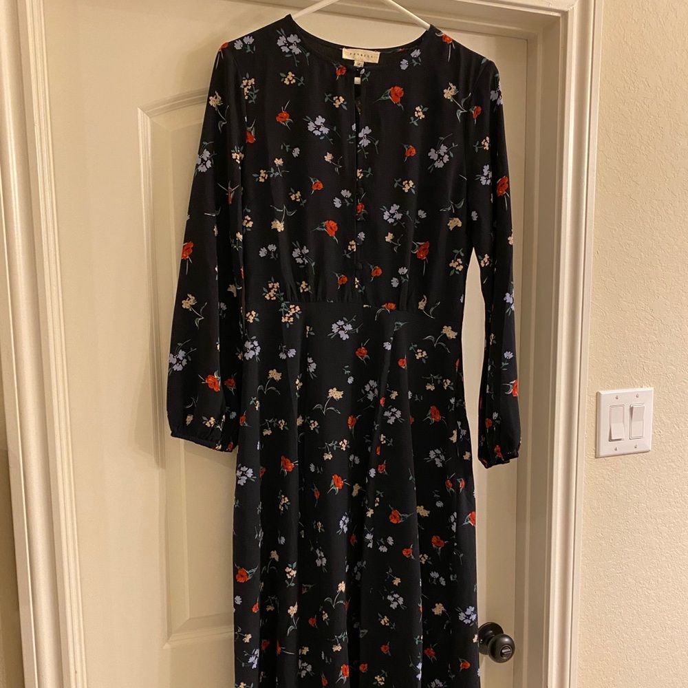 Dress - Picture 2 of 4